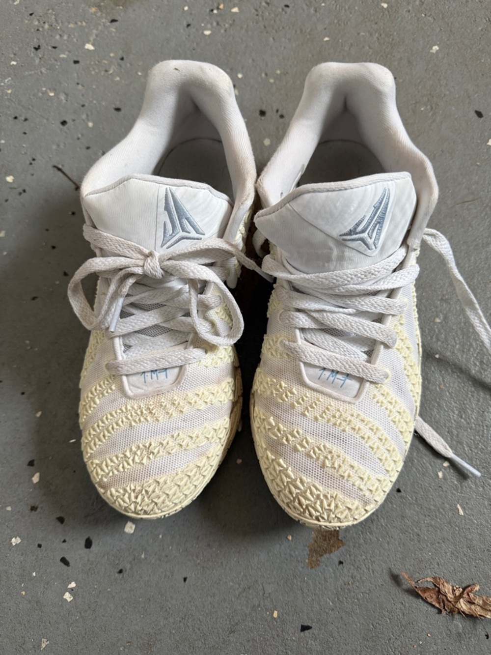 Nike mens White and Light Yellow Knit Sneakers